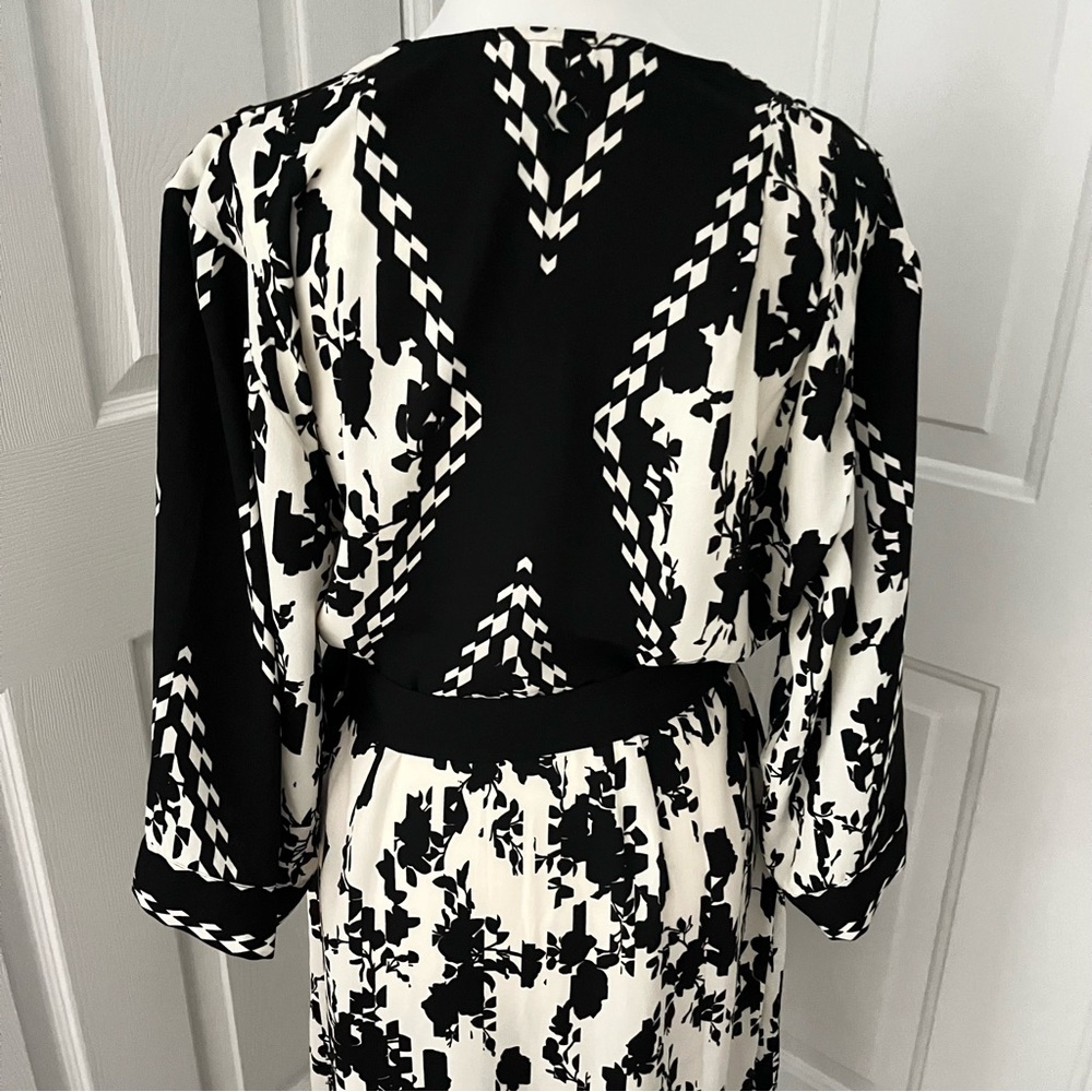 CABI S X Factor Wrap Dress Black White Floral Kimono 3/4 Sleeve A Line Belt NWOT - Picture 8 of 11